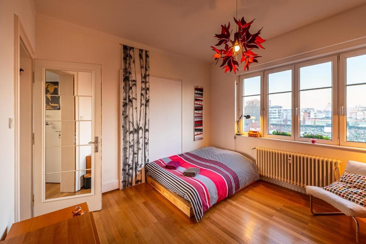Large In Apartment *